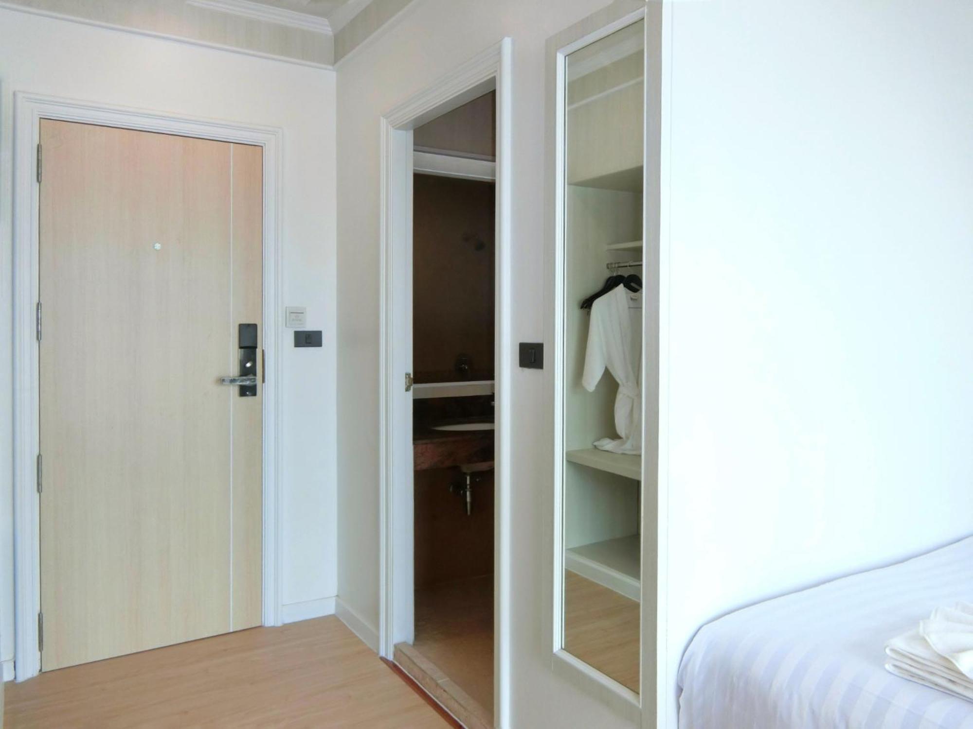 Sira Boutique Residence - Newly Renovated Patong Exterior foto